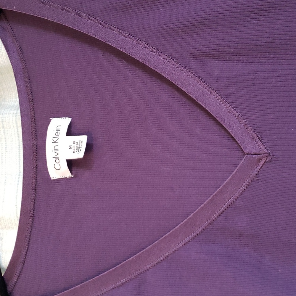 Calvin Klein womens Medium purple long sleeve tee top with V neck - Picture 2 of 3